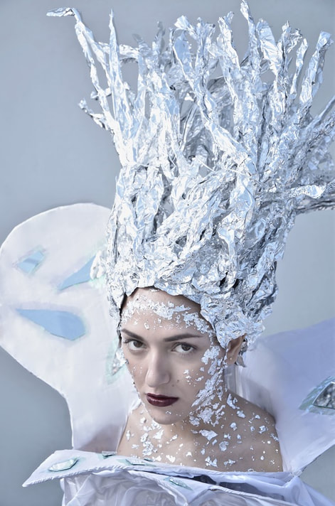 by Florian Borgeat - Photography - color portrait of a woman in aluminum hairstyle